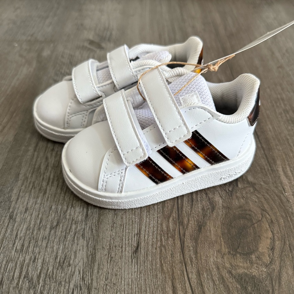 Adidas Grand Court 2.0 CF Toddler Sneakers with Brown Accents